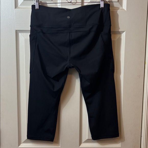 Athleta Black Ultimate Stash II Capri Leggings - Picture 5 of 8